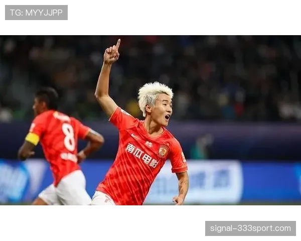 韦世豪这自律程度,半夜三点还在加练,手机里连个外卖软件都没有 韦世豪这自律程度,半夜三点还在加练,手机里连个外卖软件都没有